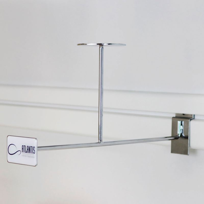 Nosilec za klobuke - Atlantis | Kromirana kovinska roka za eleganten prikaz - oblekanadom