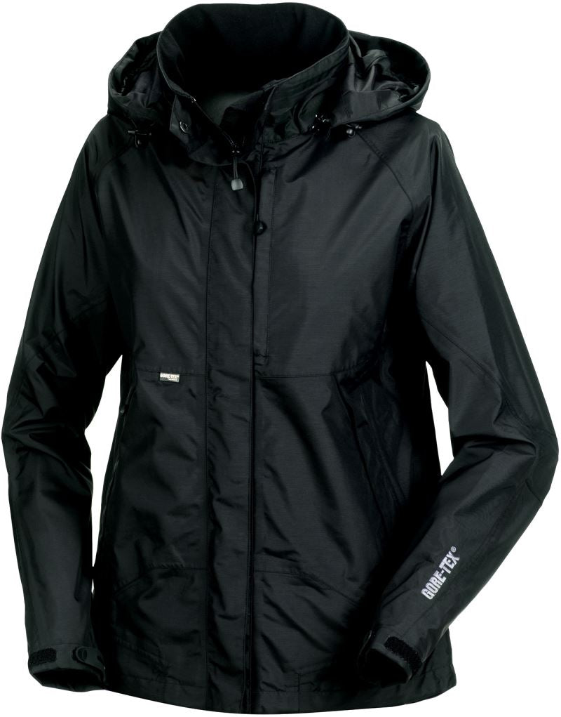 Ženska Gore-Tex jakna Russell, vodoodporna in zračna, v temnejši barvi, na modelu s kapuco in zadrgo.