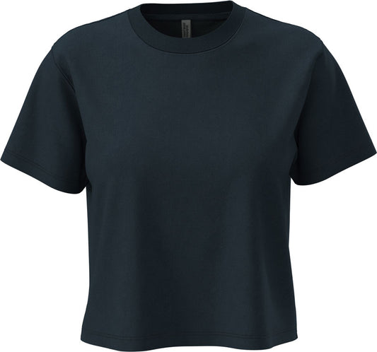 Ženska kratka oversize majica Next Level Apparel, bela, s širokimi rokavi in sproščenim krojem, prikazana na sliki.