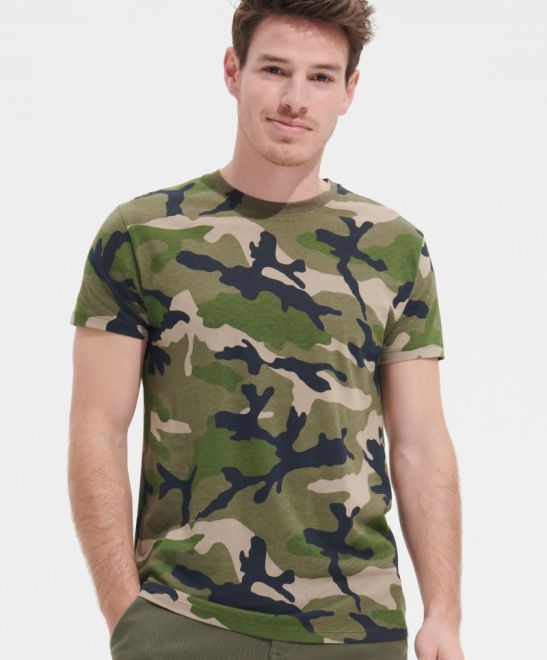 Moška majica s kratkimi rokavi SOL'S Camo Men, camo vzor, udobna in sprostna, prikazana na sliki.