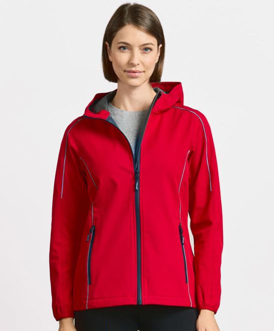 Ženska lahka softshell jakna Promodoro 7835, dvoslojna, s kapuco in zadrgo, v svetli barvi, prikazana na sliki.