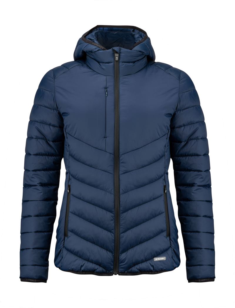Ženska Quilted jakna Cutter & Buck, topla in udobna z vodoodbojno površino, prikazana na sliki.