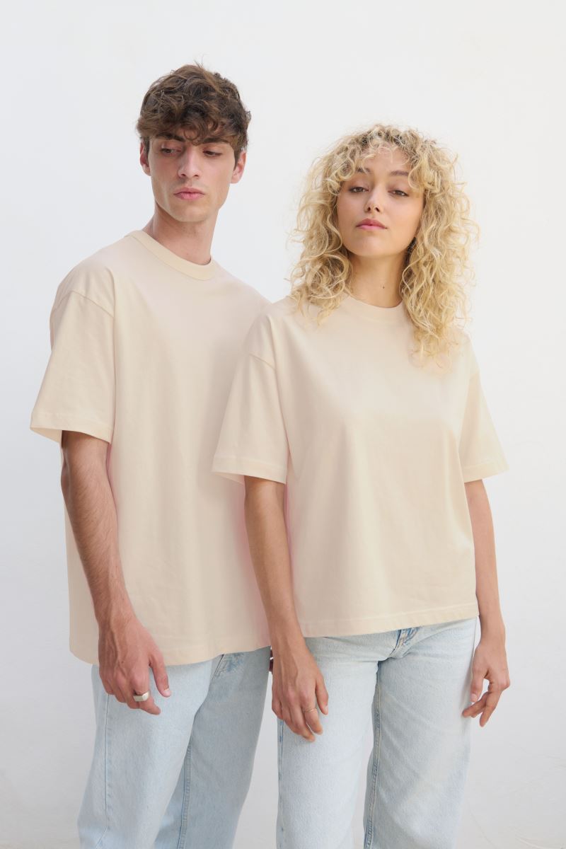 Set pet moških majic SOL'S Boxy Men s podaljšanim oversize krojem, udobne in sodobne, prikazane v beli barvi.
